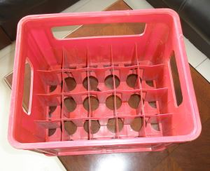 Warna merah bir peti